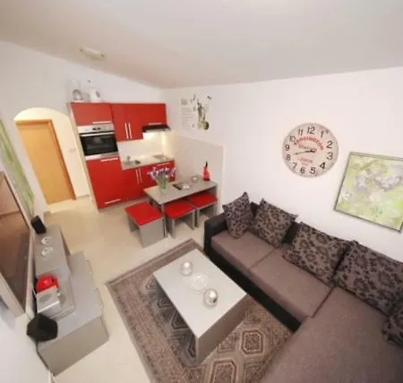 Iris Apartman *