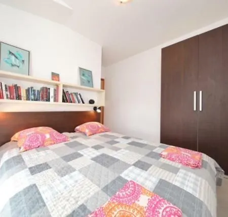 Apartman Iris *