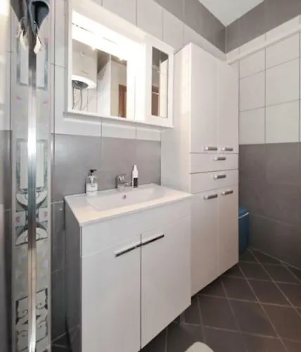 Apartman Iris *