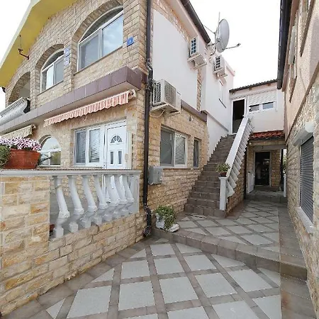 Iris Apartment
